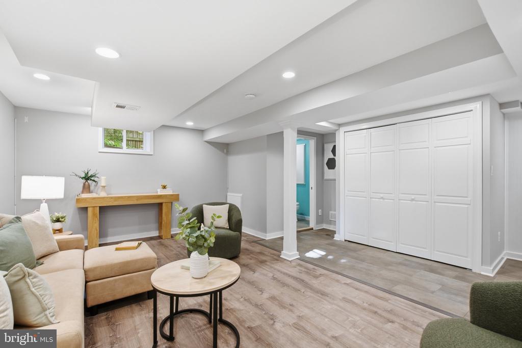 2312 VALLEY DRIVE
