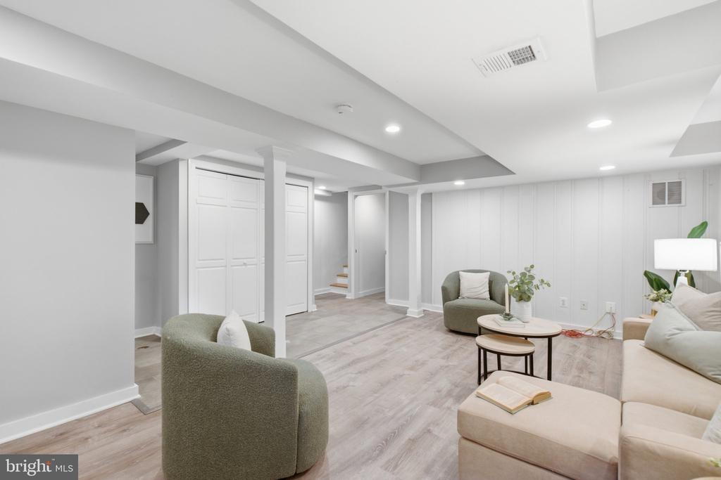 2312 VALLEY DRIVE