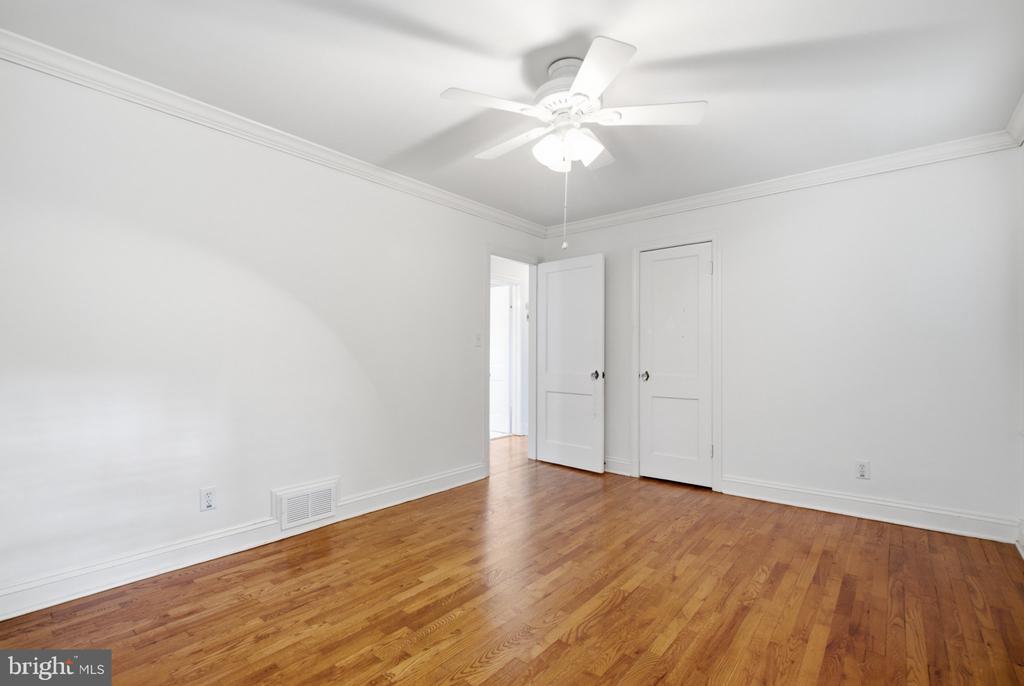 2312 VALLEY DRIVE