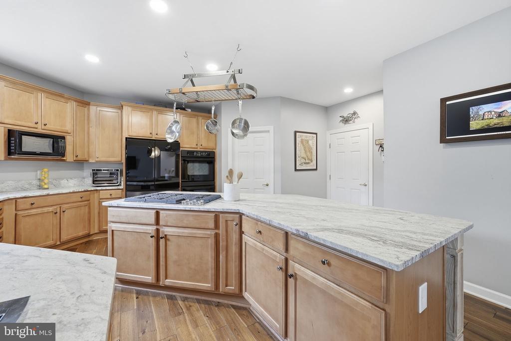 4720 FERRY LANDING ROAD