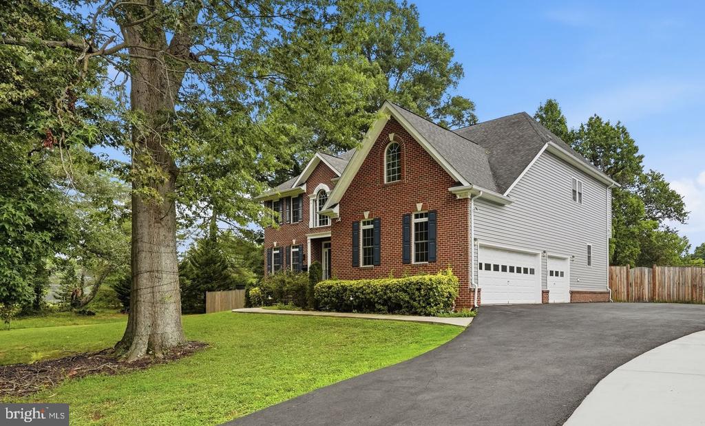4720 FERRY LANDING ROAD
