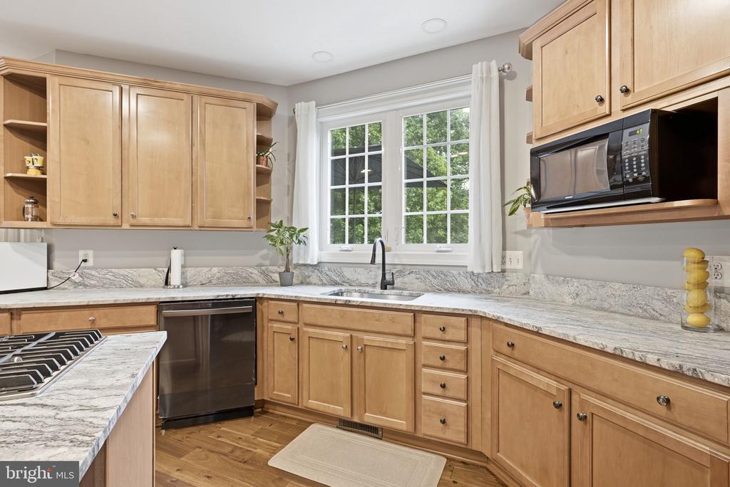 4720 FERRY LANDING ROAD