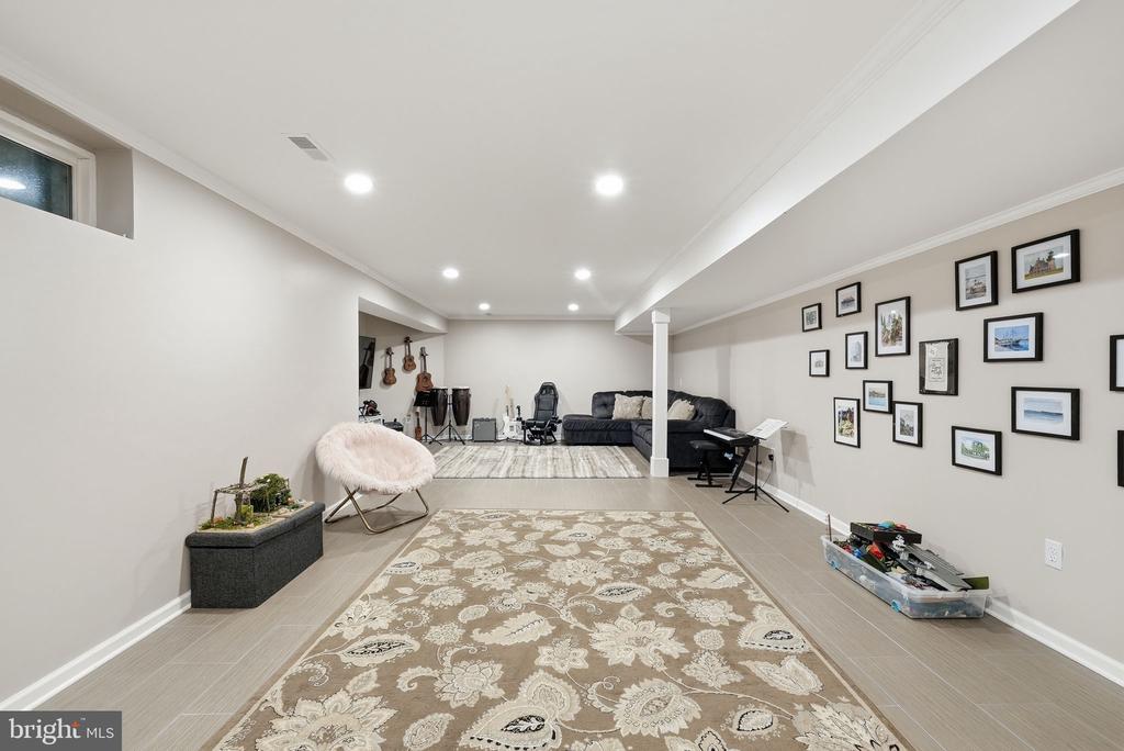 4720 FERRY LANDING ROAD