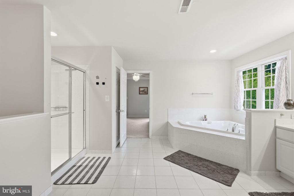 4720 FERRY LANDING ROAD