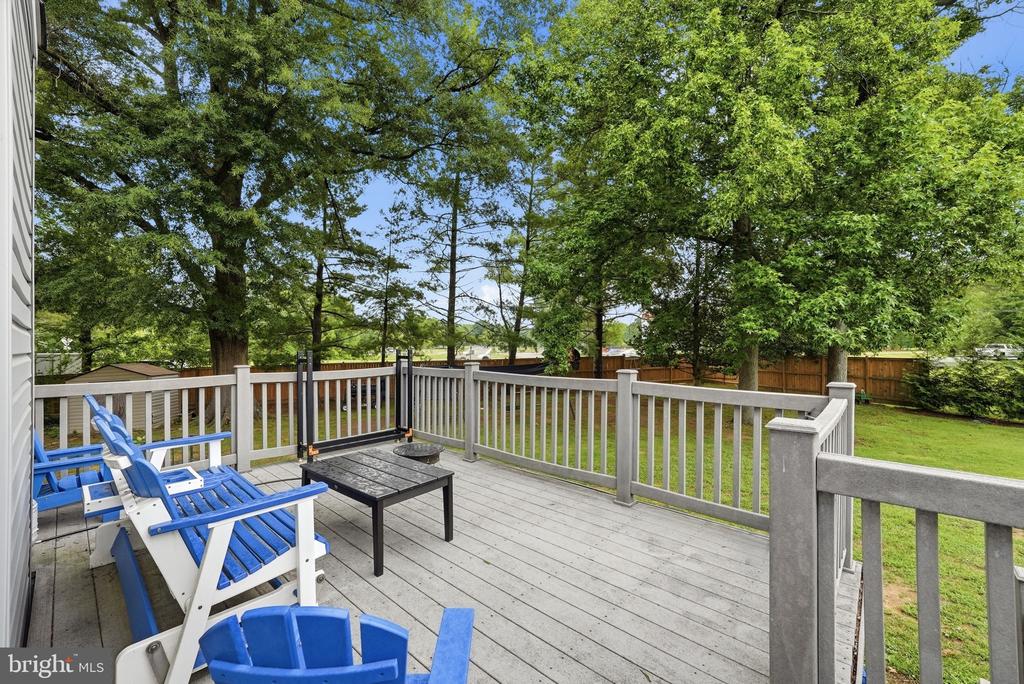 4720 FERRY LANDING ROAD