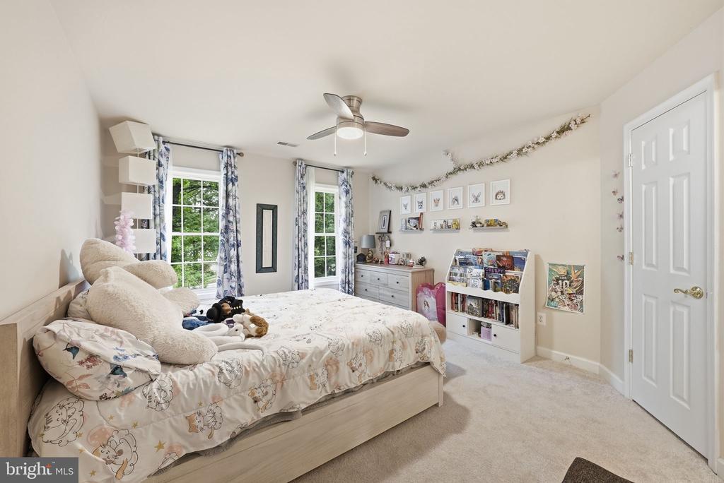 4720 FERRY LANDING ROAD