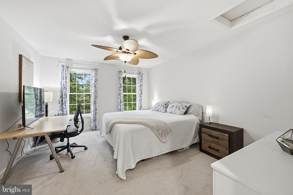 4720 FERRY LANDING ROAD