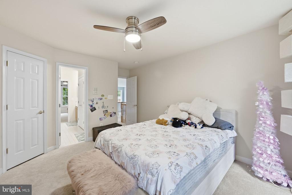 4720 FERRY LANDING ROAD