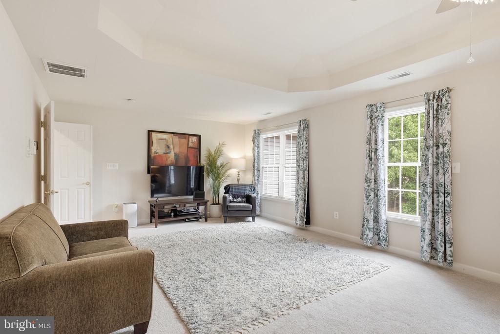 4720 FERRY LANDING ROAD