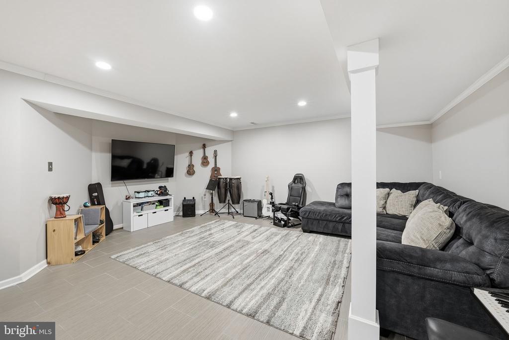 4720 FERRY LANDING ROAD