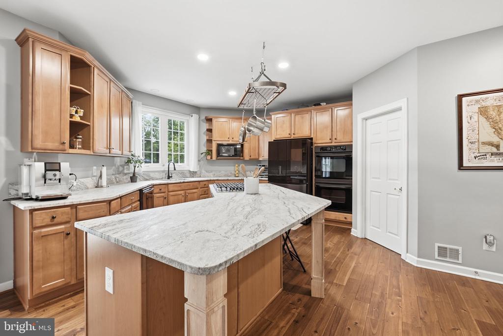 4720 FERRY LANDING ROAD