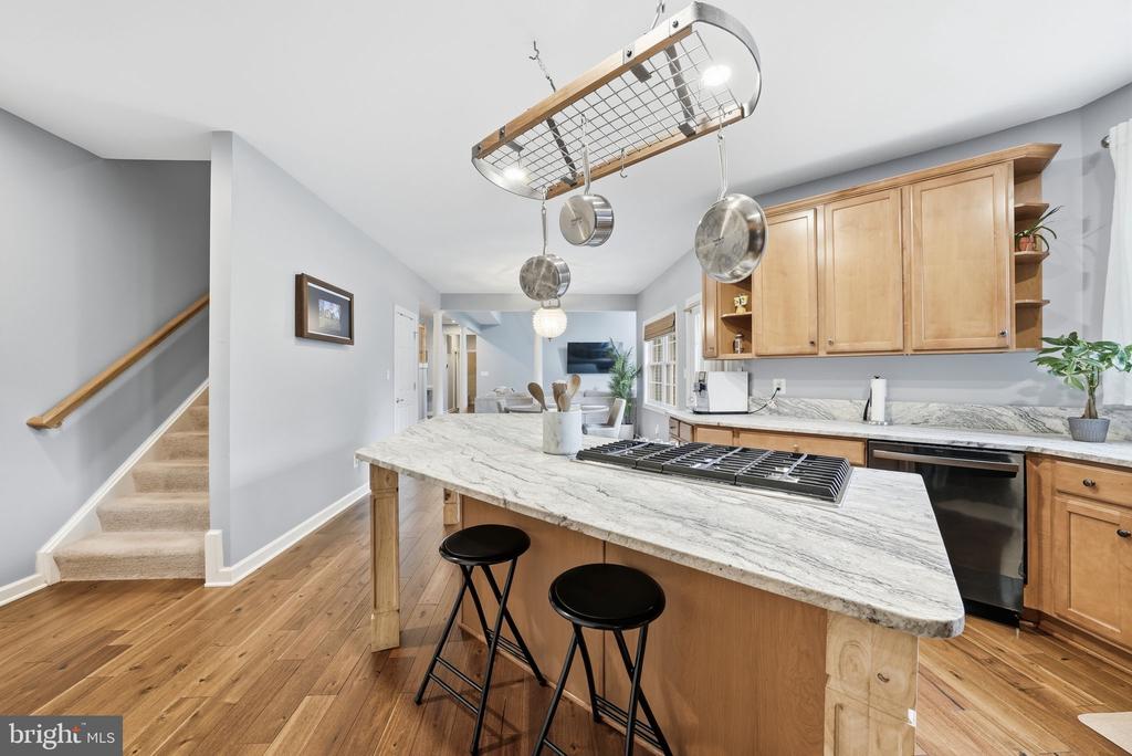 4720 FERRY LANDING ROAD