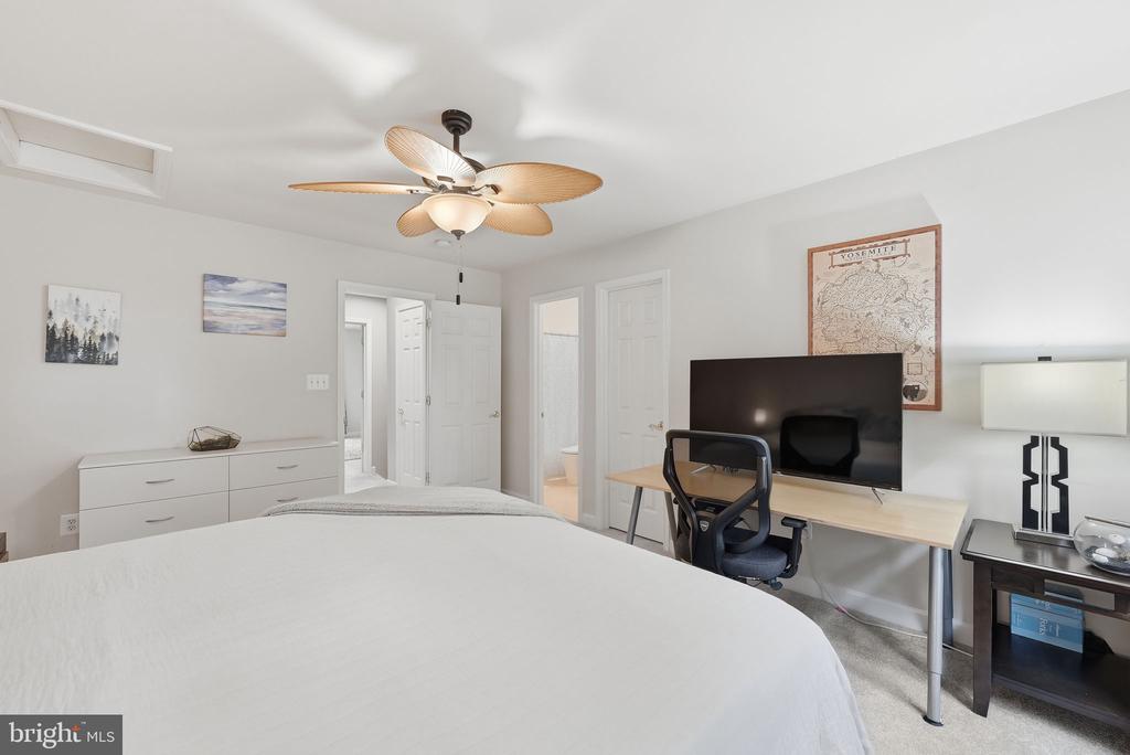 4720 FERRY LANDING ROAD