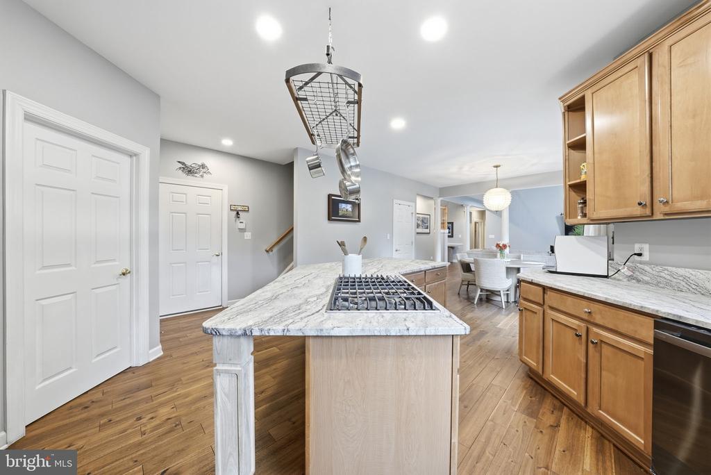 4720 FERRY LANDING ROAD