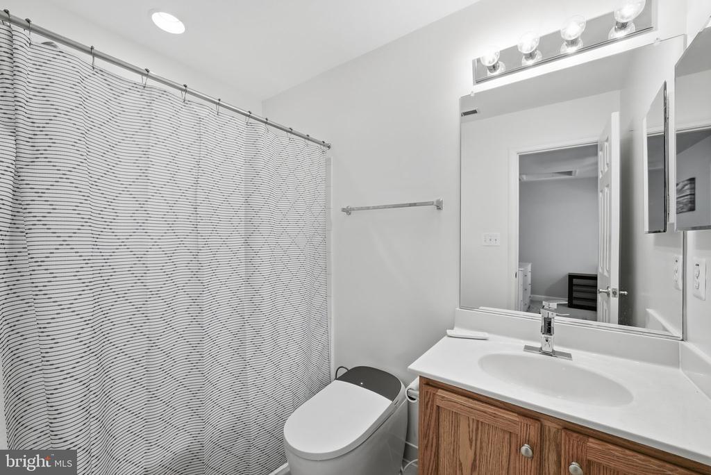 4720 FERRY LANDING ROAD
