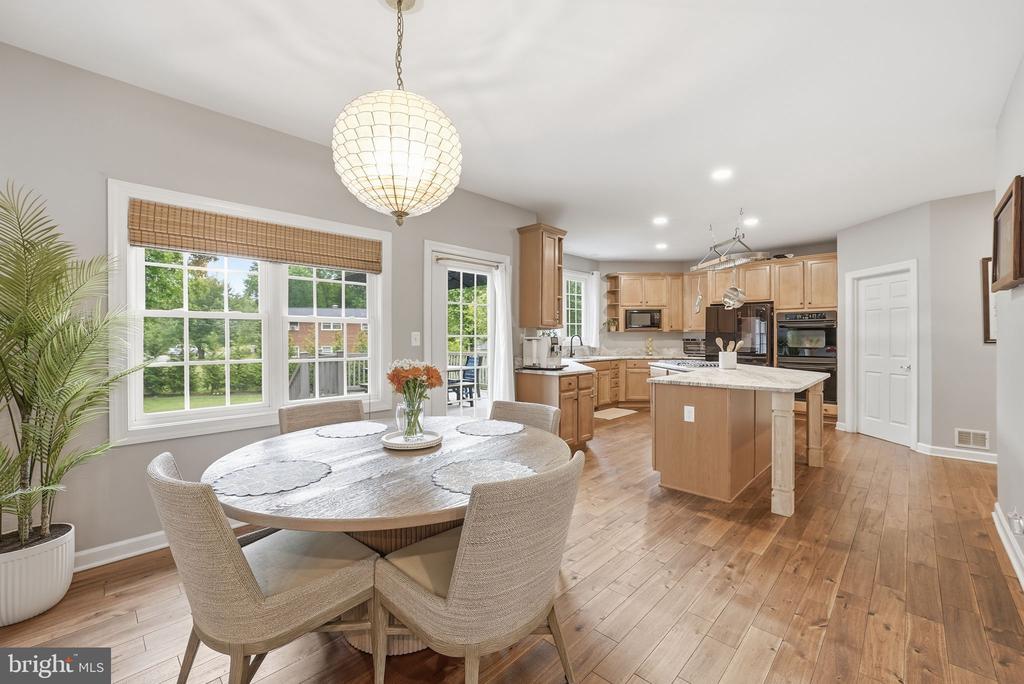 4720 FERRY LANDING ROAD