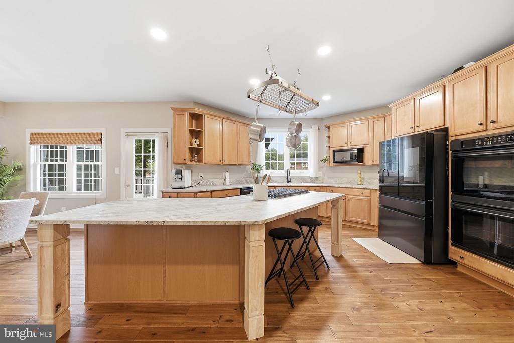 4720 FERRY LANDING ROAD
