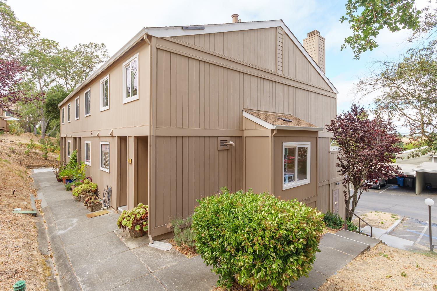 1253 Royal Oak Ter #A