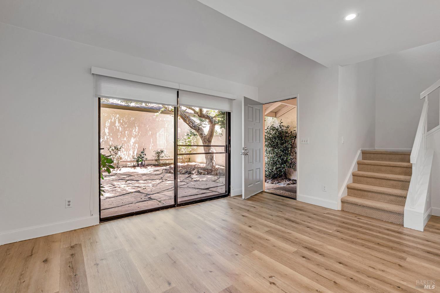 21 Woodstock Ct