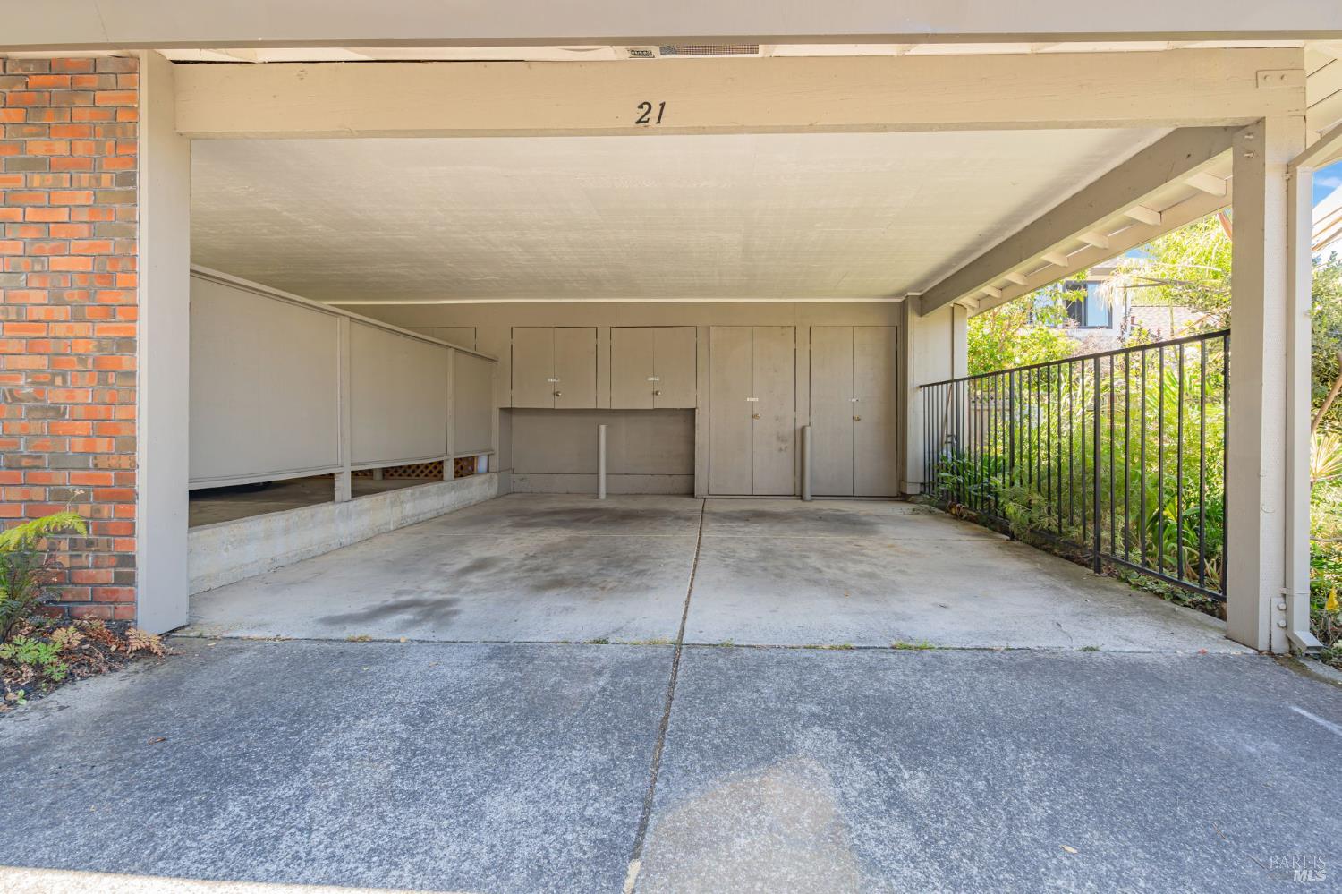 21 Woodstock Ct