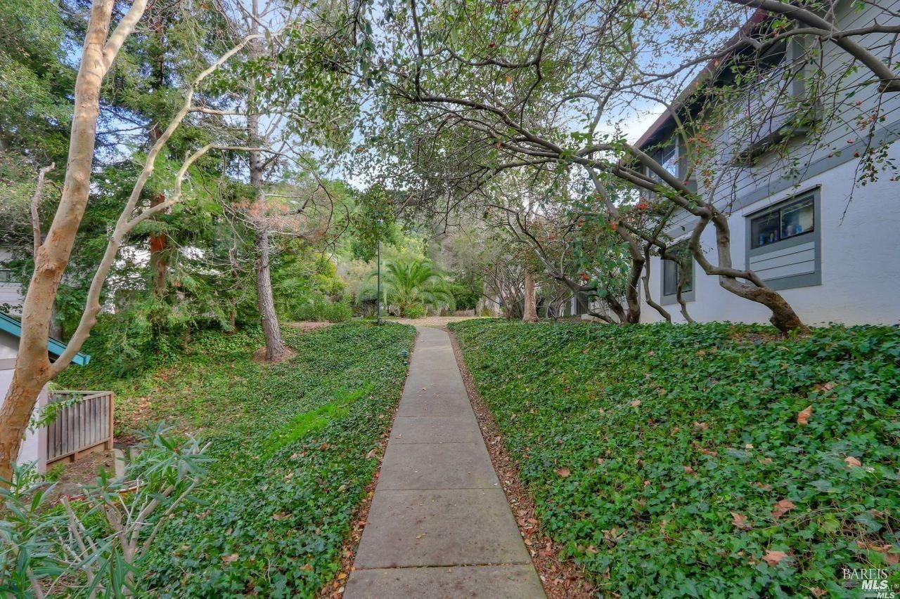 21 Woodstock Ct