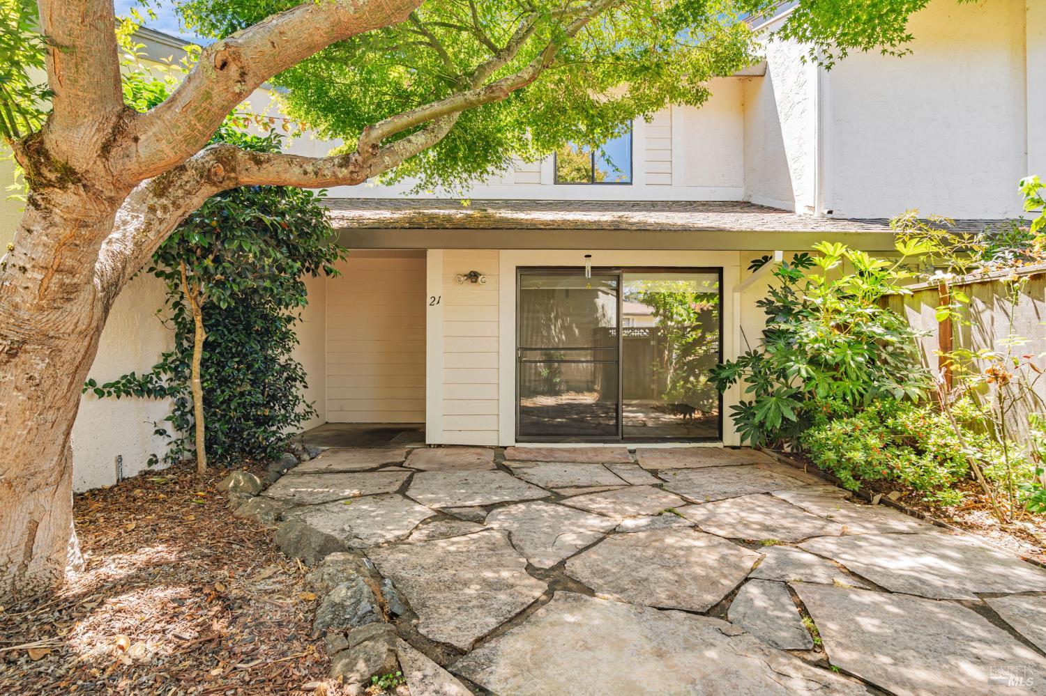 21 Woodstock Ct