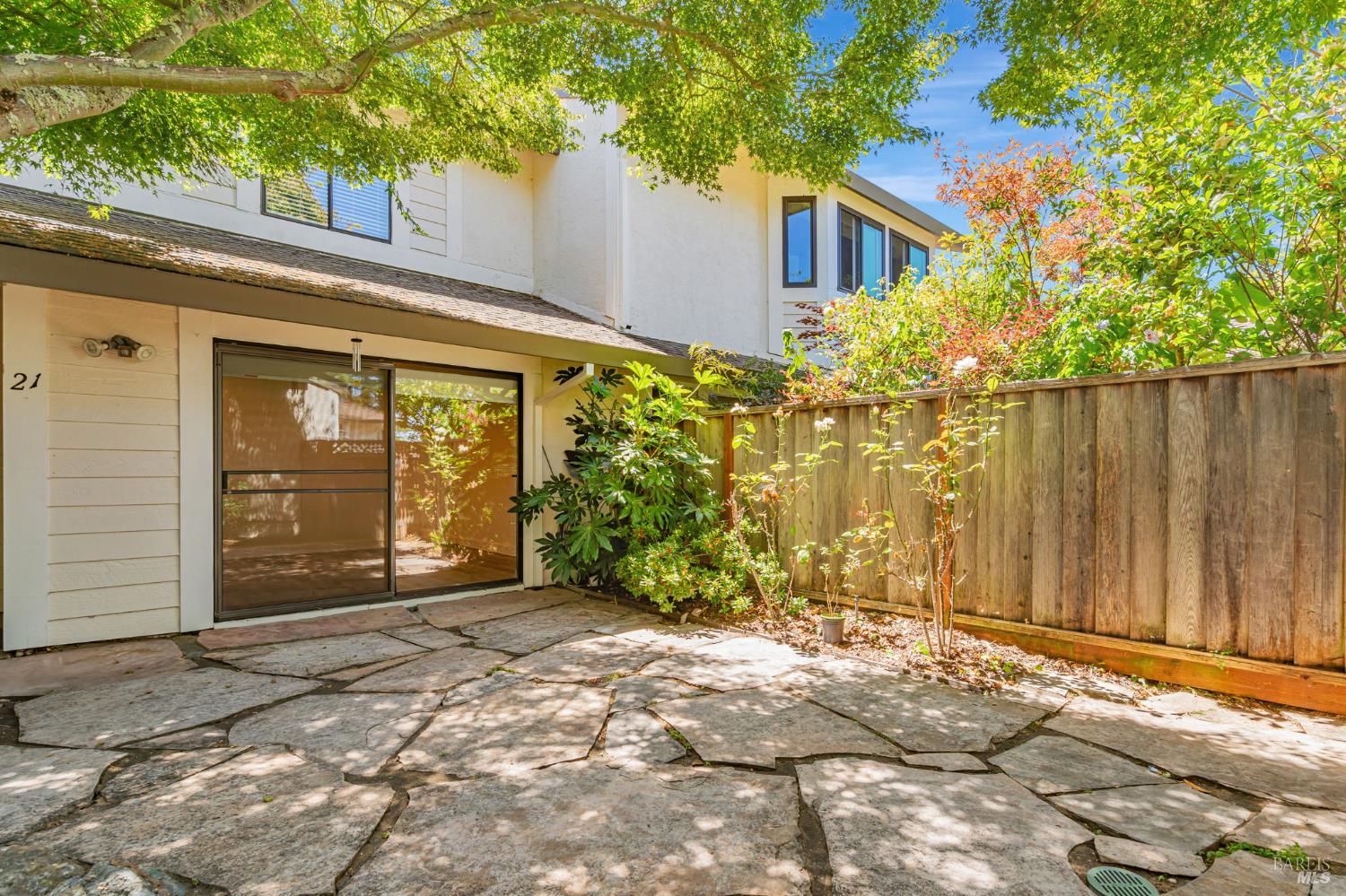 21 Woodstock Ct