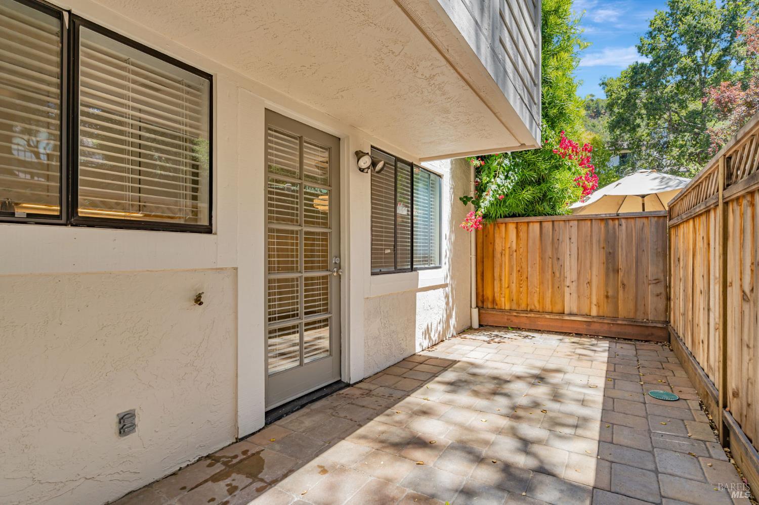21 Woodstock Ct