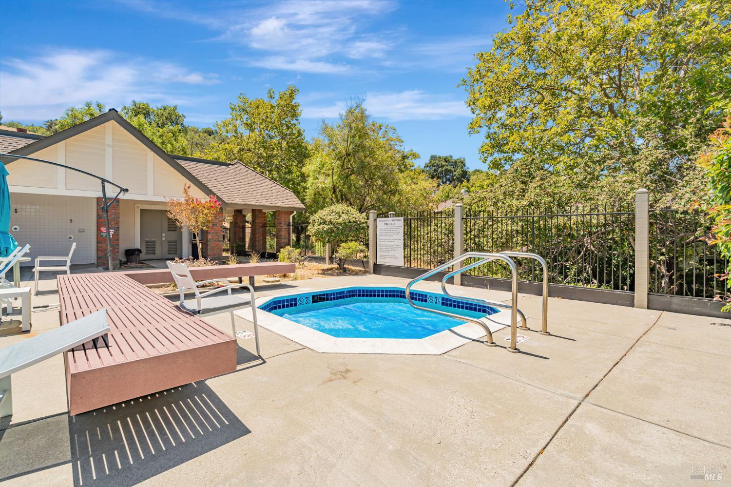 21 Woodstock Ct