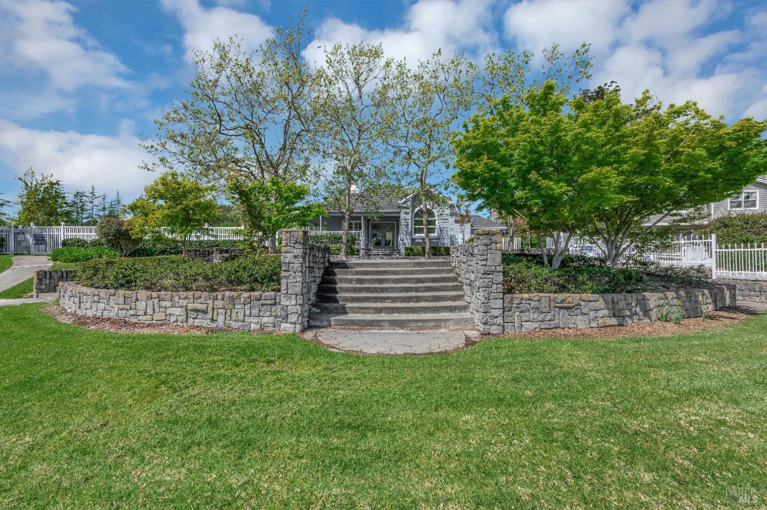 45 Mariners Cir