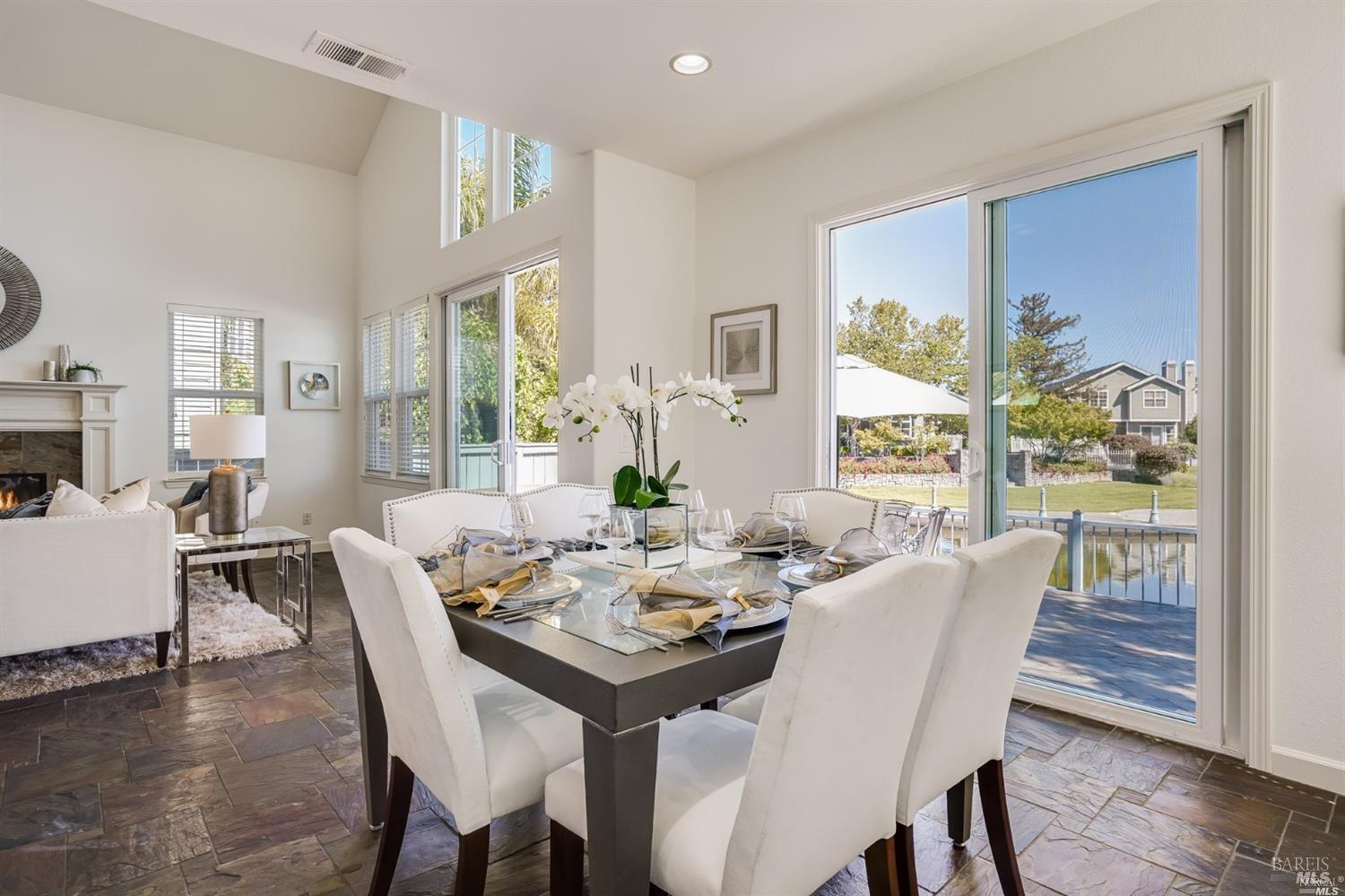 13 Waterside Cir