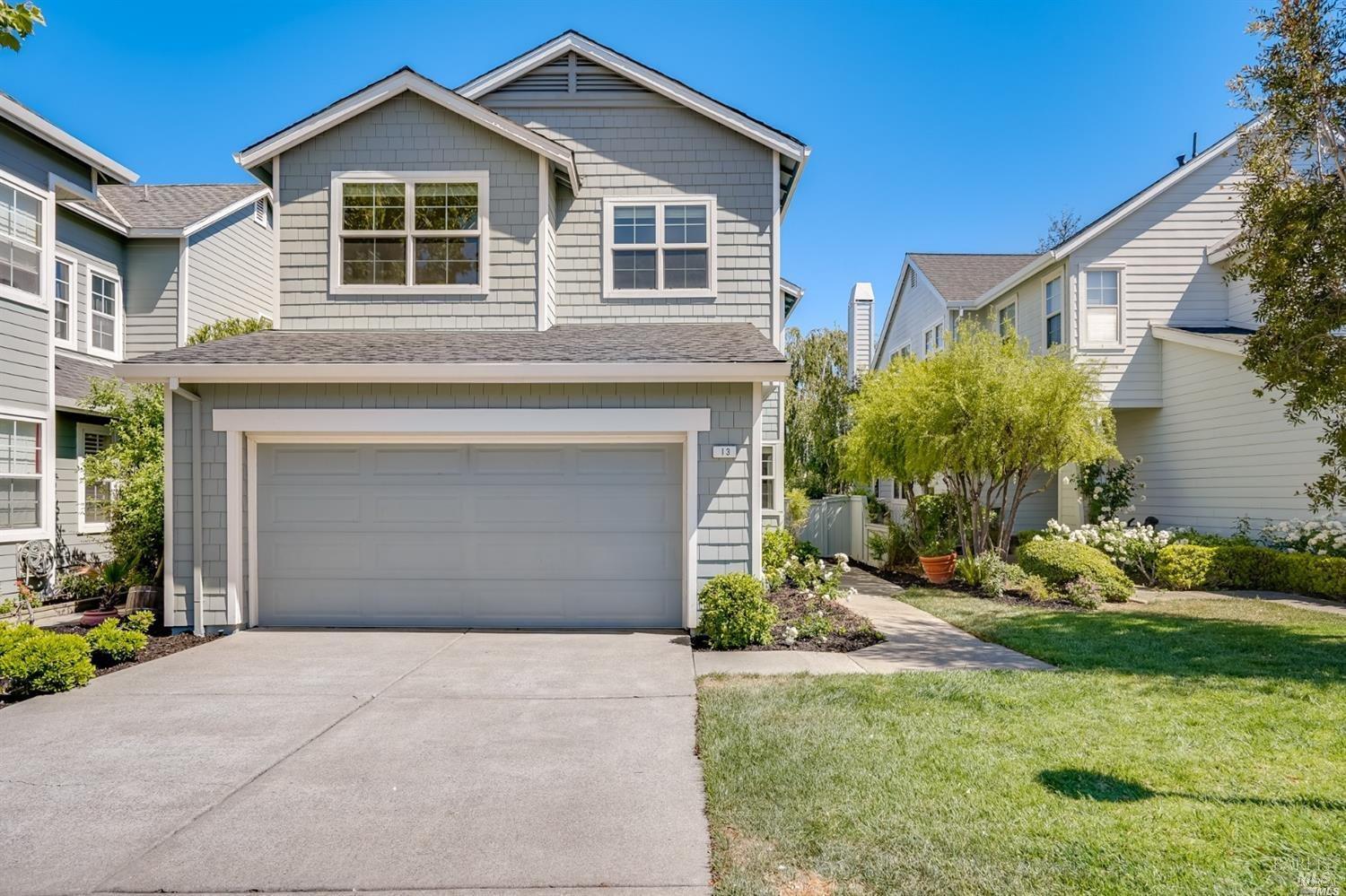 13 Waterside Cir