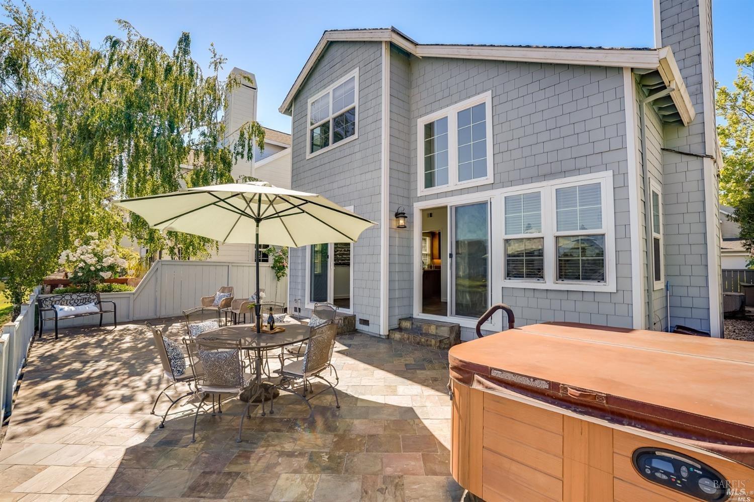 13 Waterside Cir
