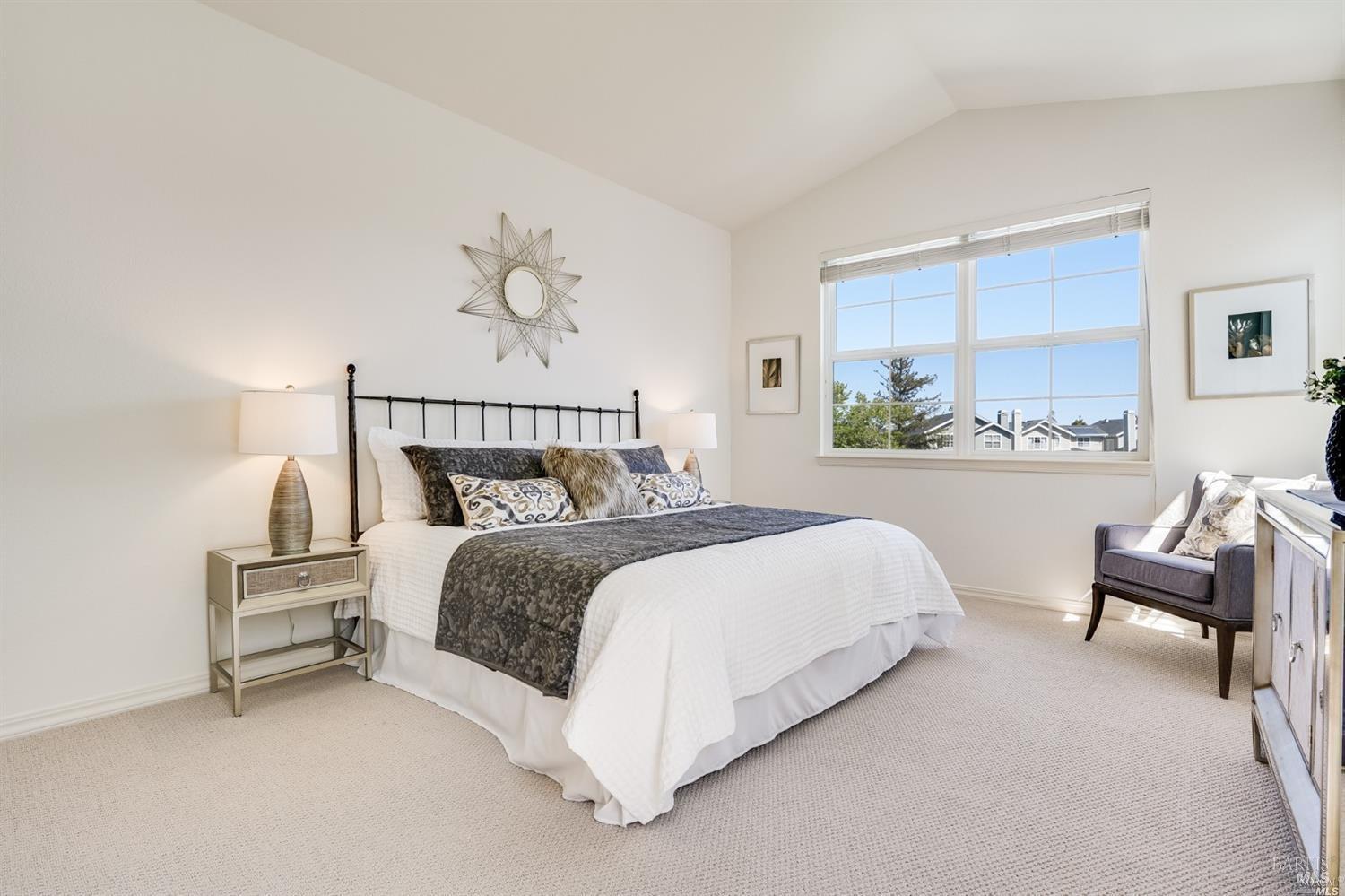 13 Waterside Cir