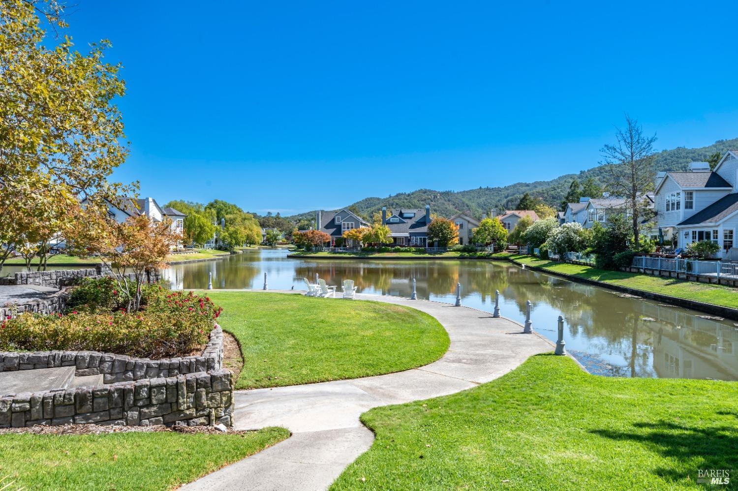 13 Waterside Cir