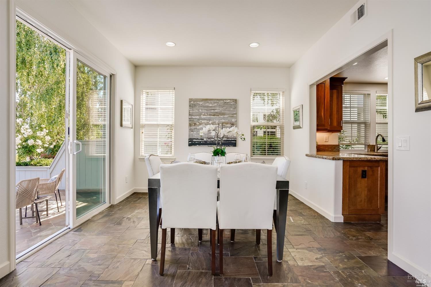 13 Waterside Cir