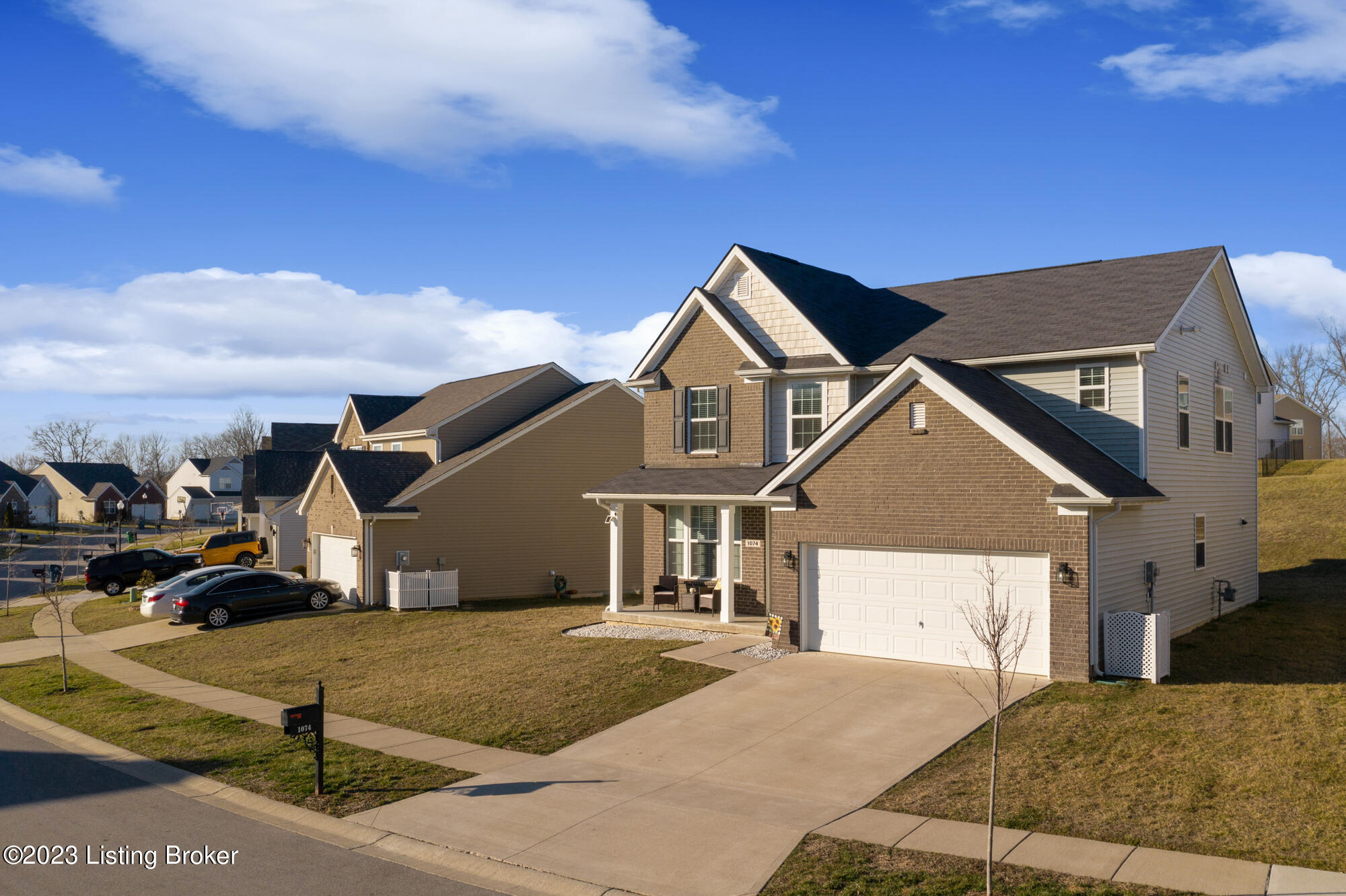 1074 Autumn Crest Ln
