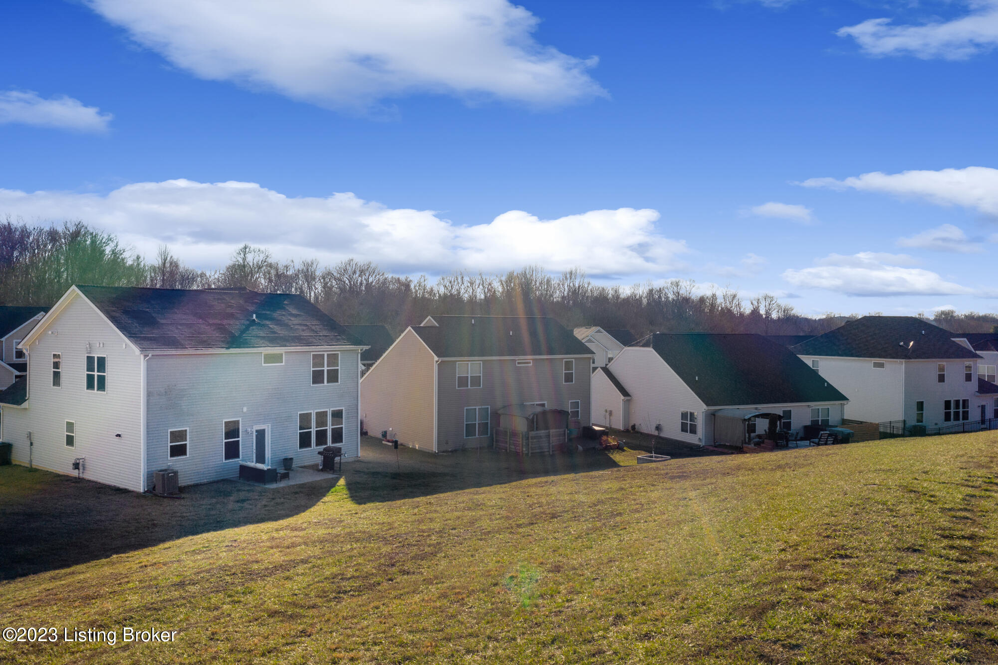 1074 Autumn Crest Ln
