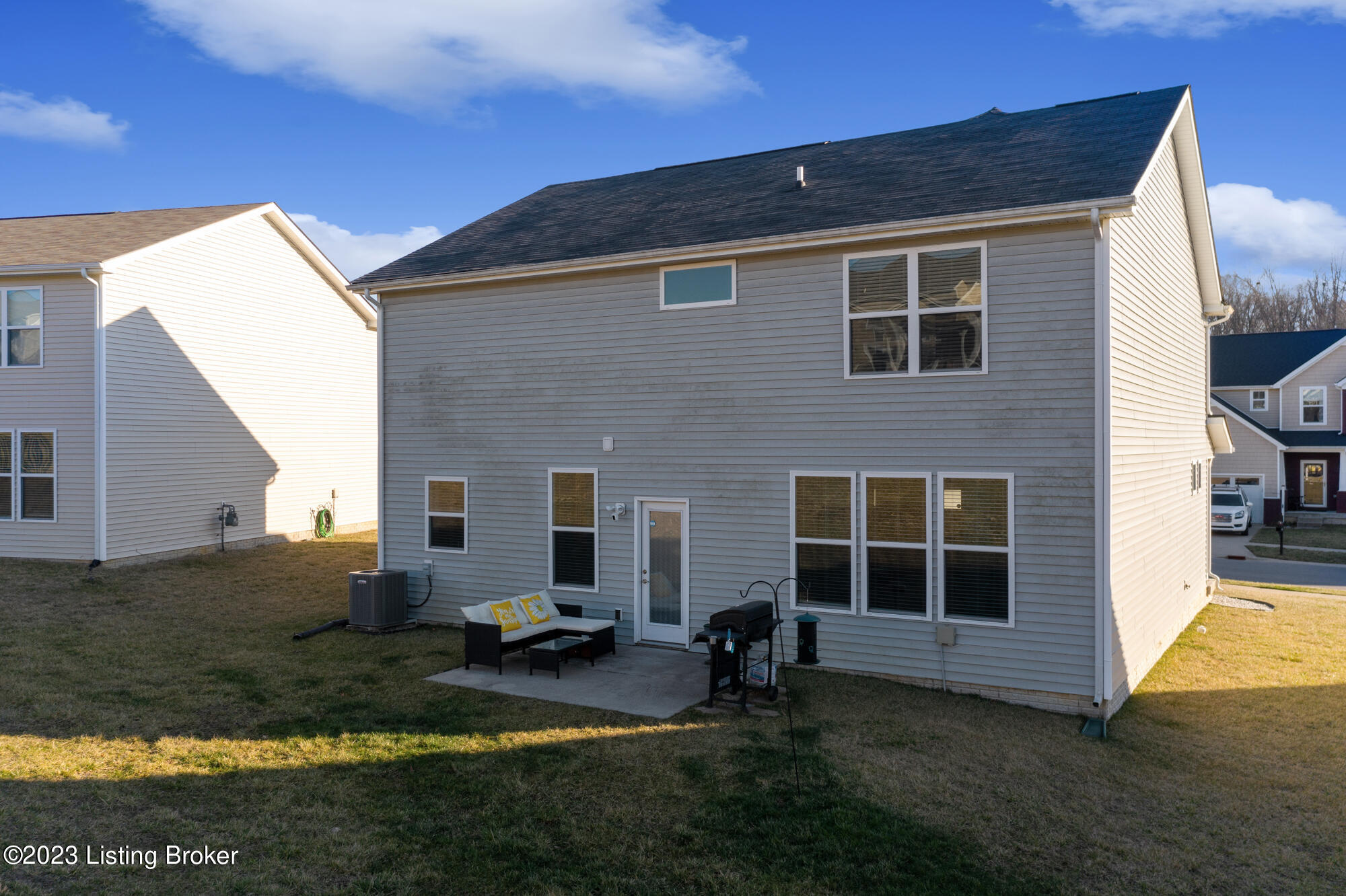 1074 Autumn Crest Ln