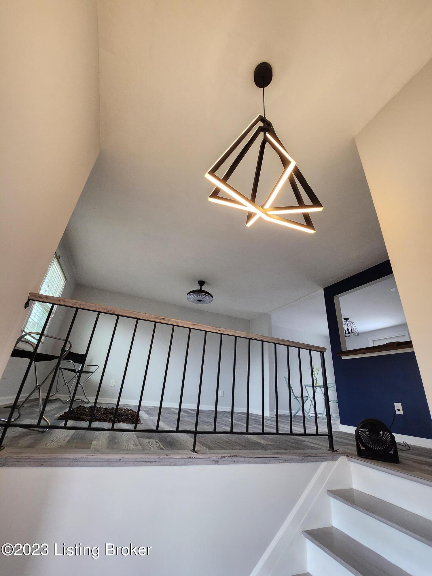 5114 Fairwood Ln