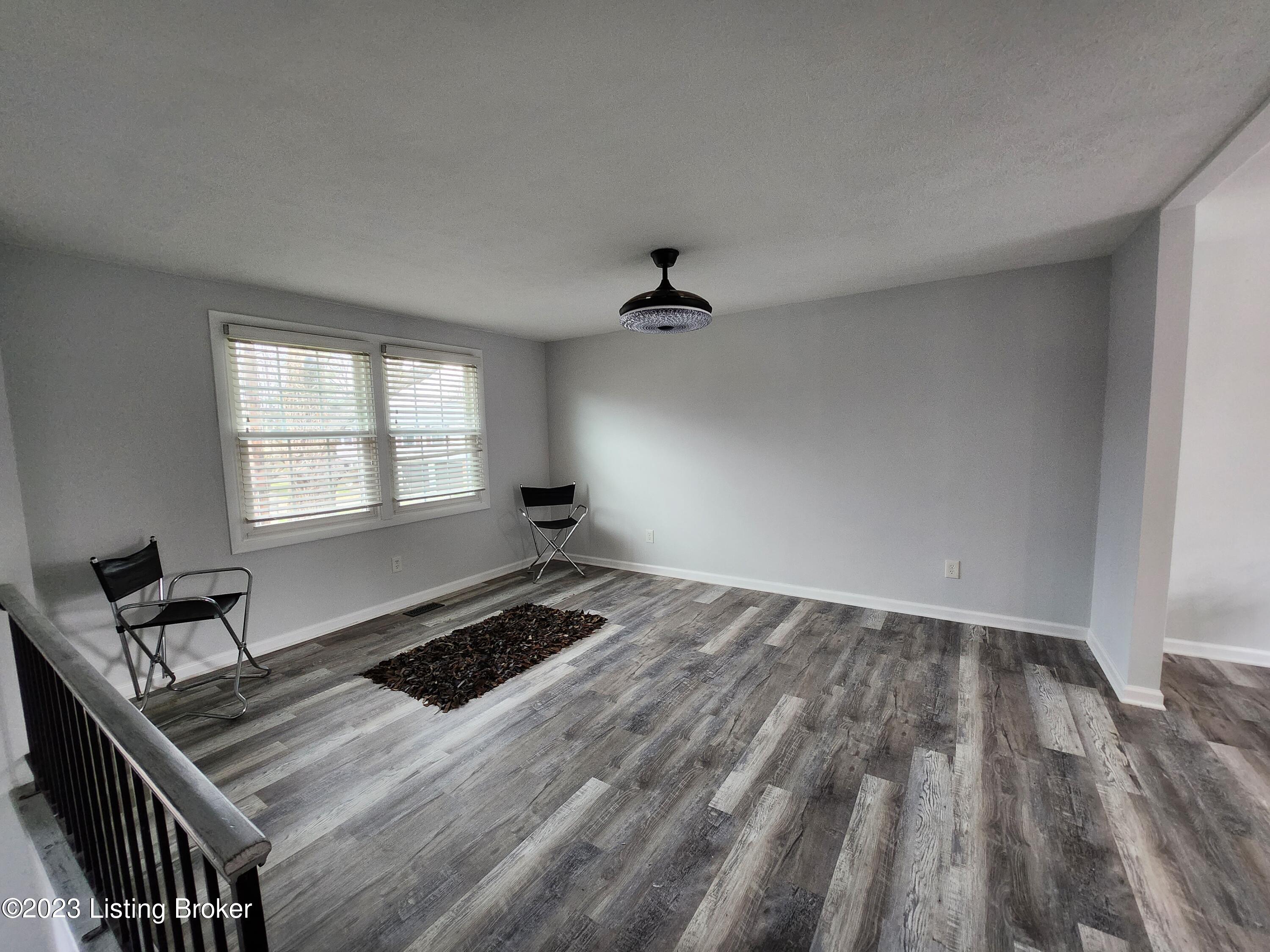 5114 Fairwood Ln