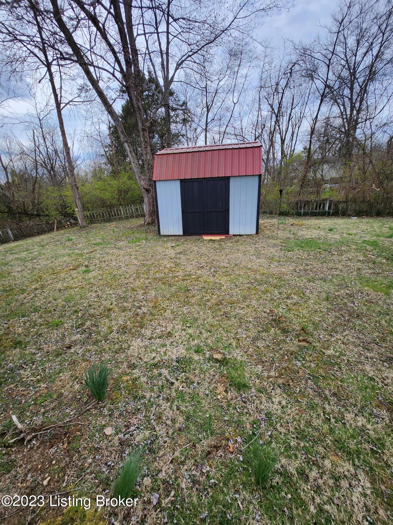 5114 Fairwood Ln