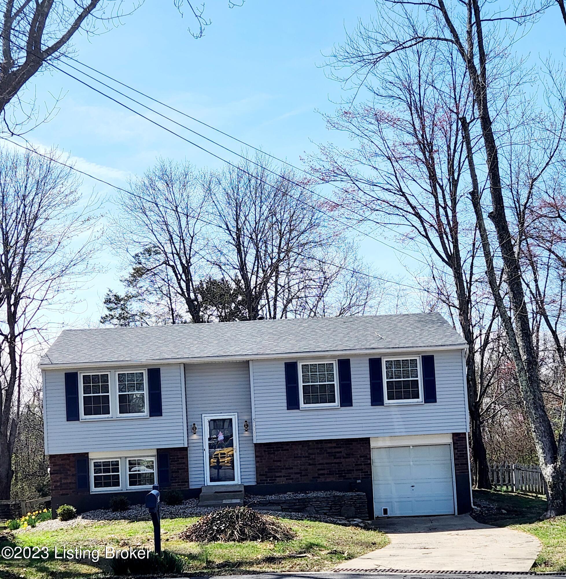 5114 Fairwood Ln