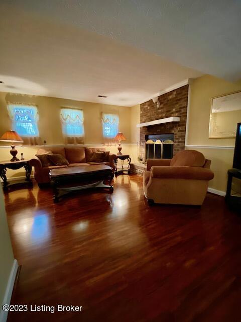 4805 Lunenburg Dr