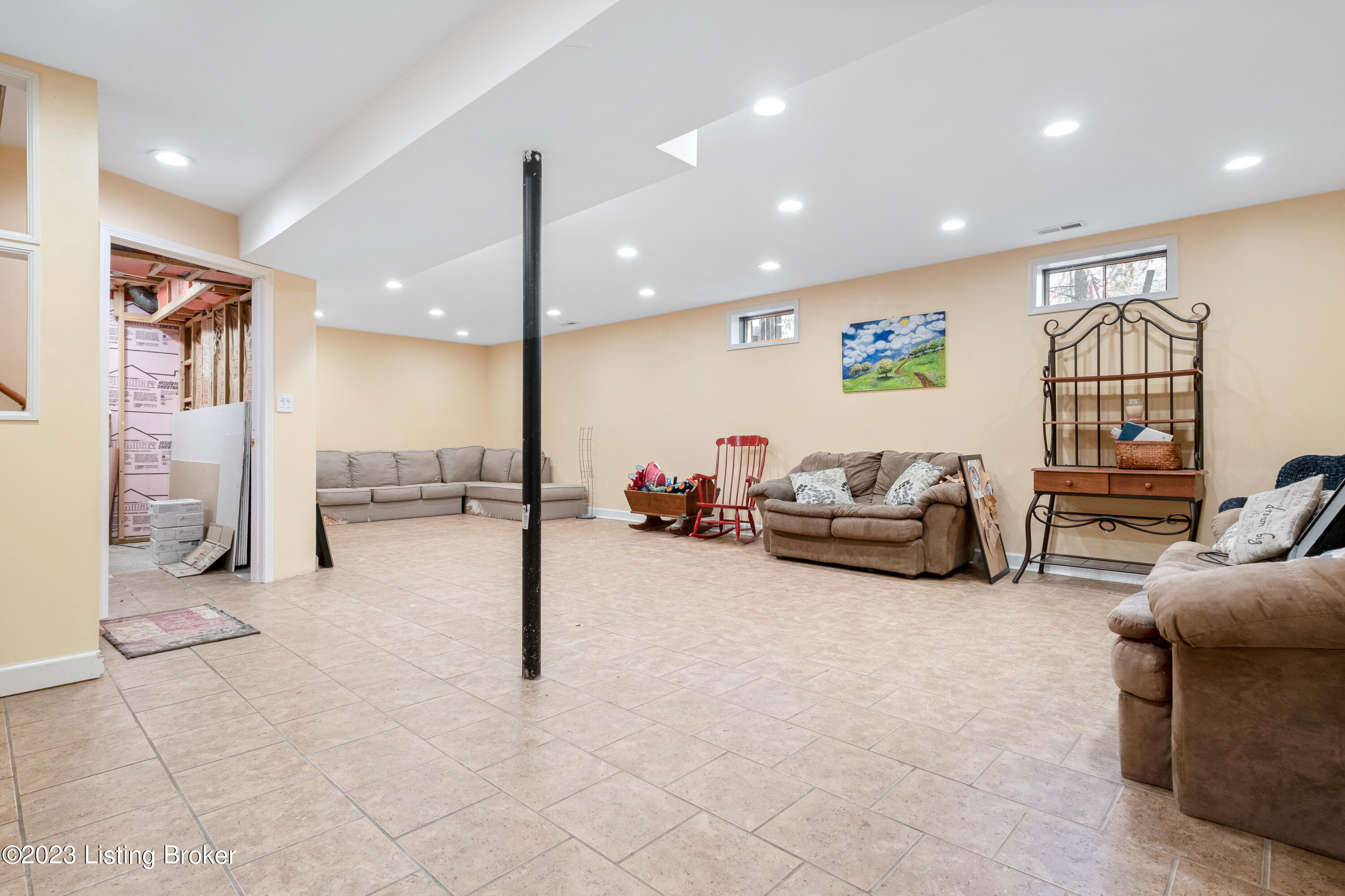 1318 Nightingale Ln