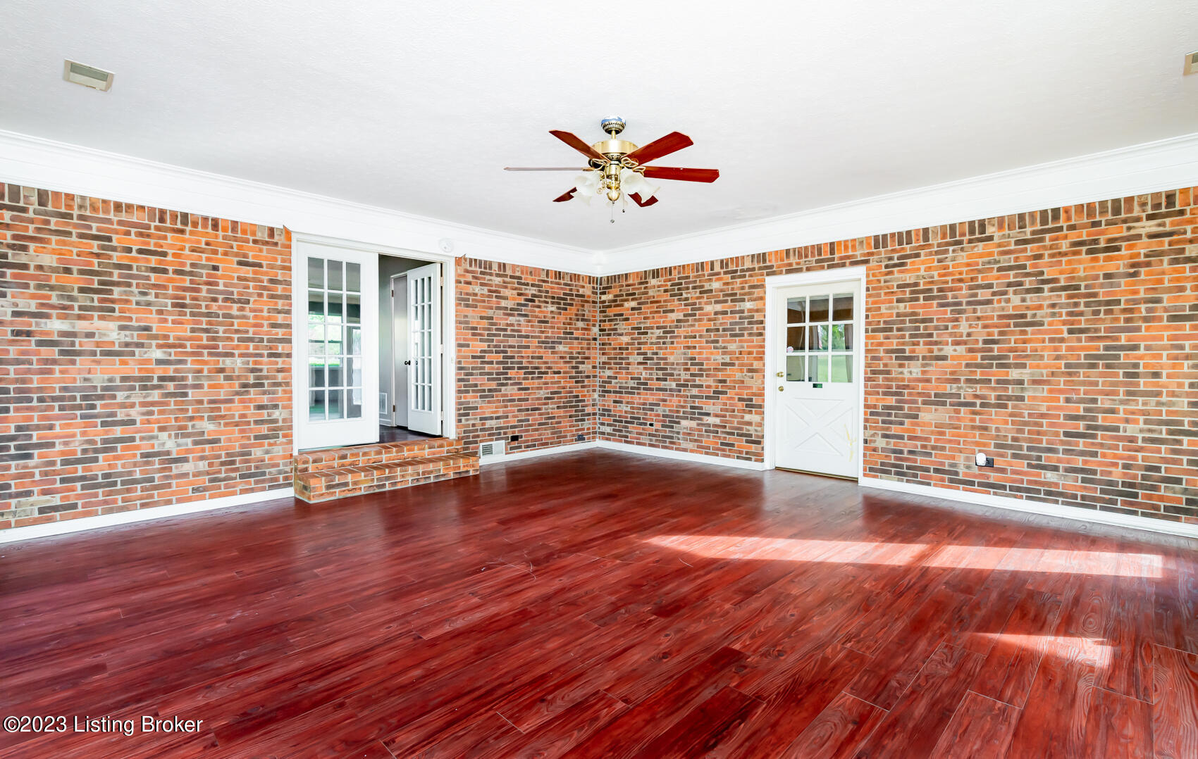 5081 E Highway 44 East