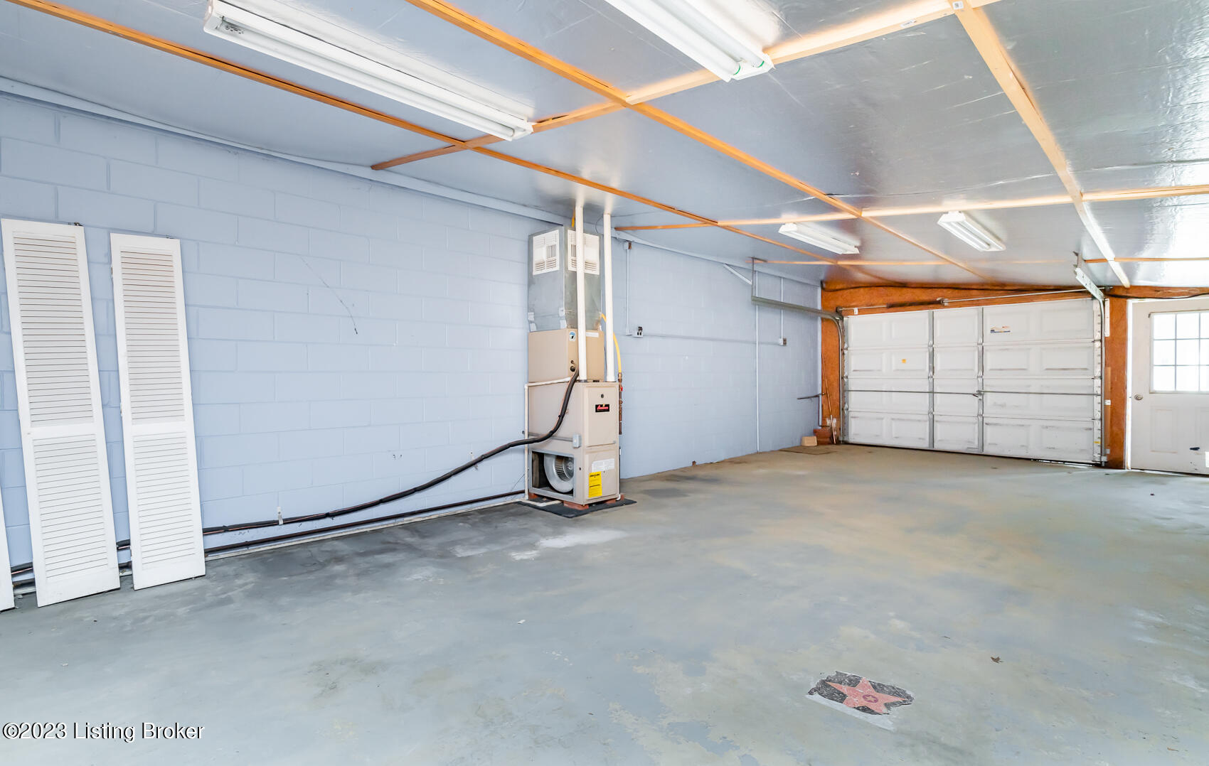 5081 E Highway 44 East