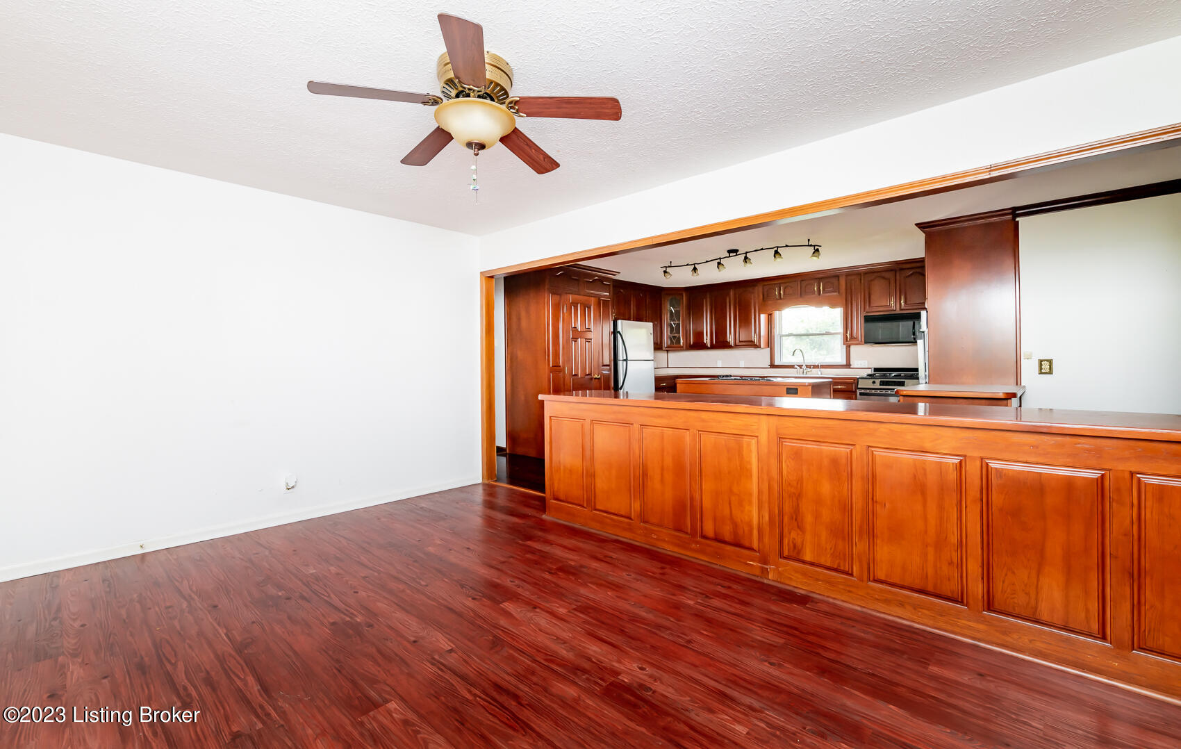 5081 E Highway 44 East