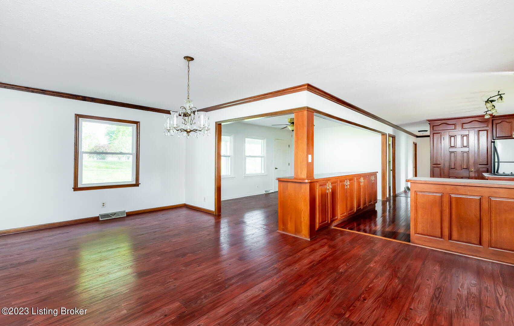 5081 E Highway 44 East