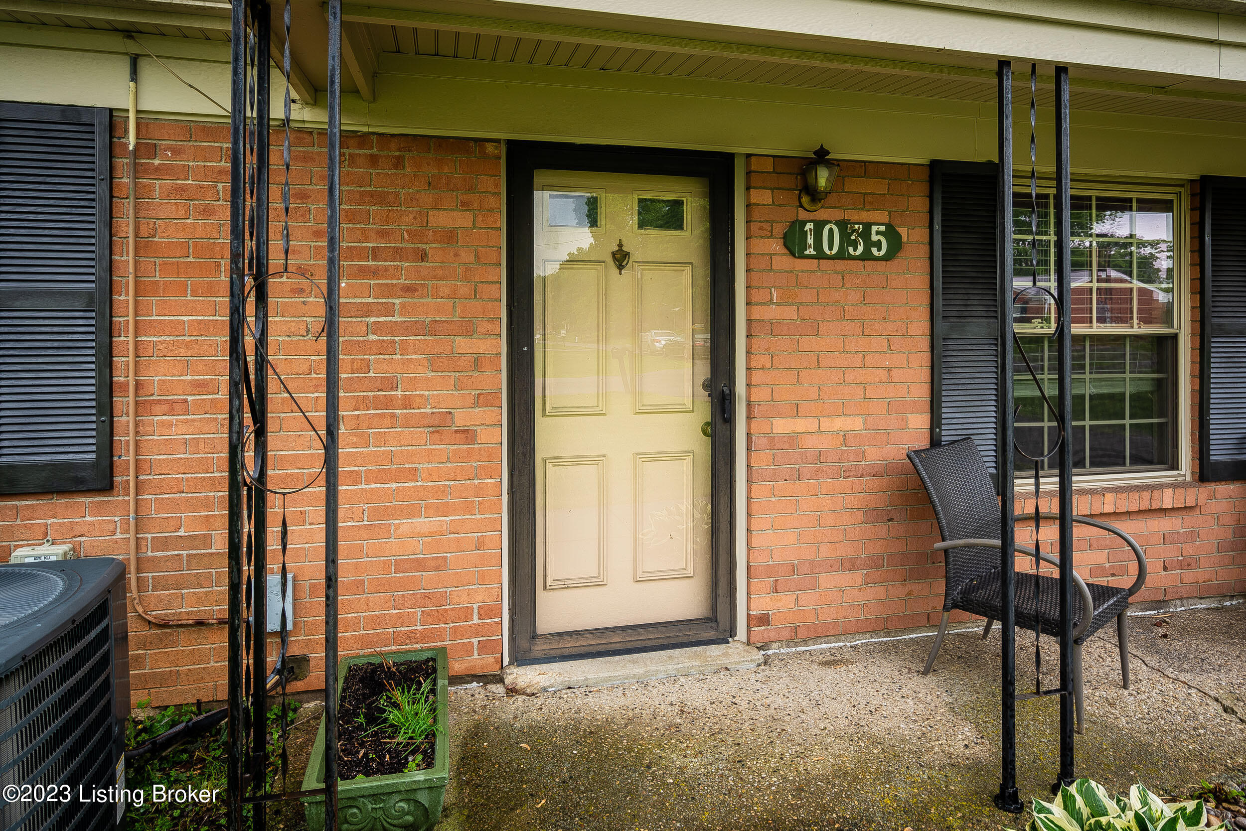 1035 Summitt Dr